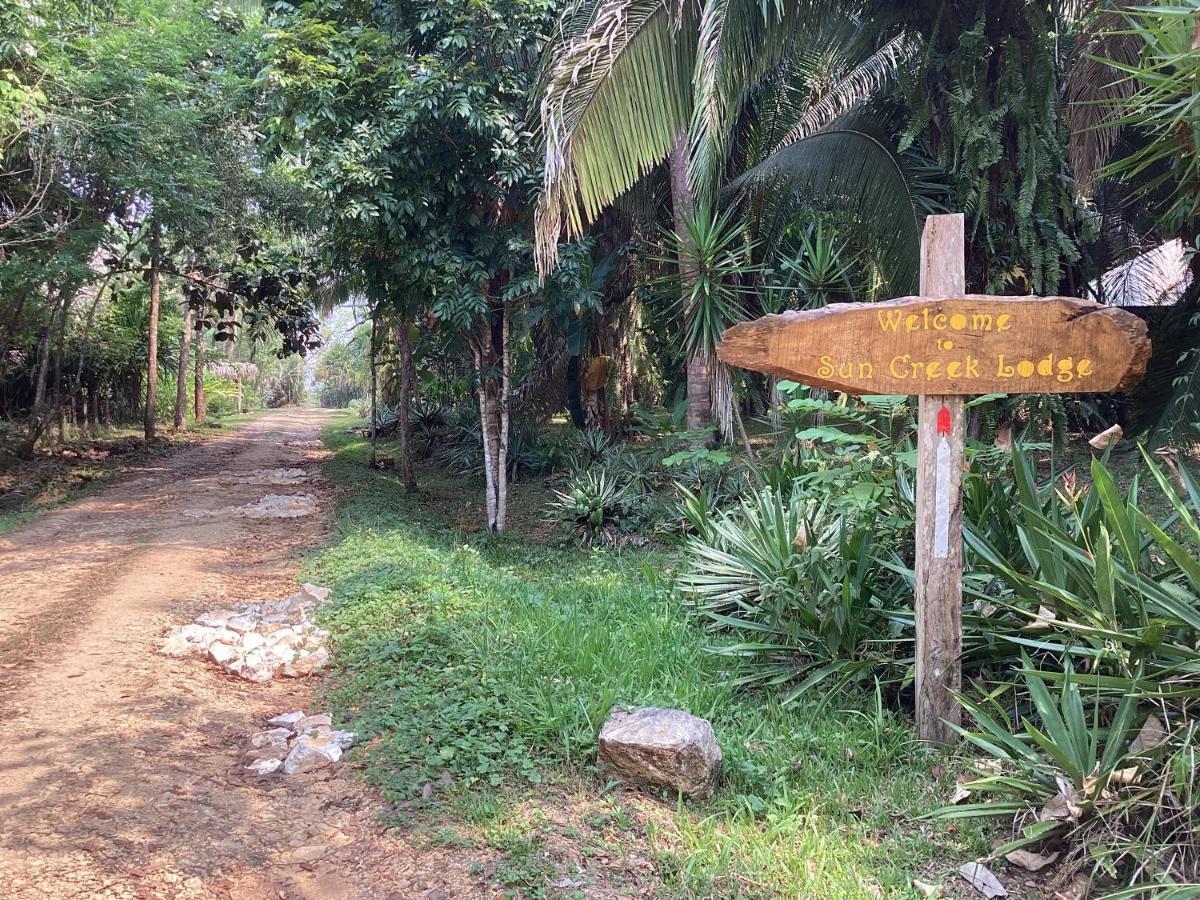 Sun Creek Lodge Punta Gorda Bagian luar foto